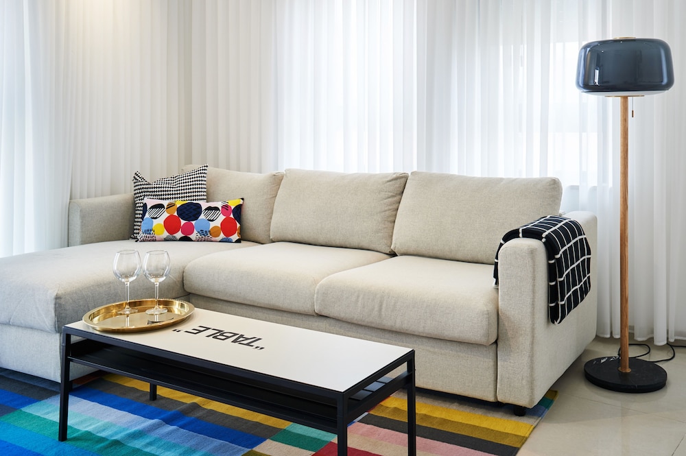 Yehuda Market Suite