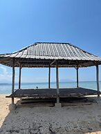 Mangroove Bay Boutique Hostel