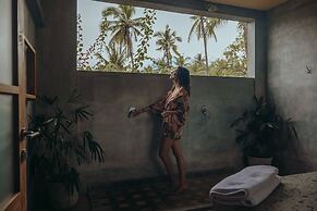 Mangroove Bay Boutique Hostel