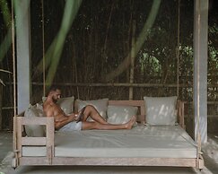 Mangroove Bay Boutique Hostel