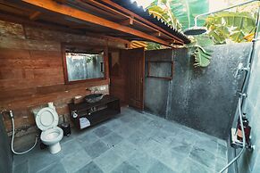 Mangroove Bay Boutique Hostel