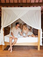 Mangroove Bay Boutique Hostel