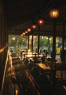 Mangroove Bay Boutique Hostel