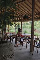 Mangroove Bay Boutique Hostel