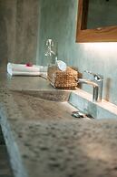 Mangroove Bay Boutique Hostel