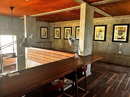 Mangroove Bay Boutique Hostel