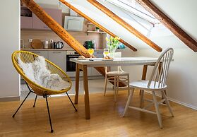 Cool Attic apt w Gallery, in the Heart of Split