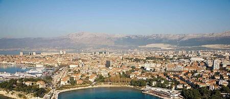 Cool Attic apt w Gallery, in the Heart of Split