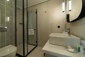 Dostyk Business Hotel