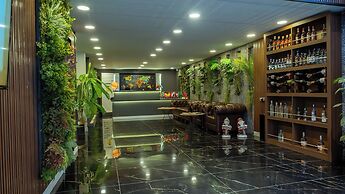 By Trio Hotel