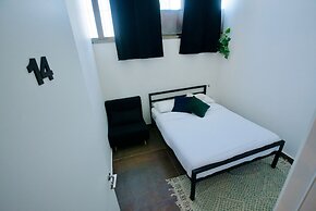Jungle Jaffa Hostel Age 18 to 45