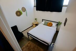 Jungle Jaffa Hostel Age 18 to 45
