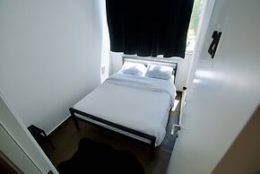 Jungle Jaffa Hostel Age 18 to 45