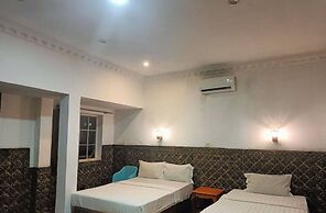 Le Hotel Hotel