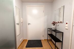 2ndhomes Stylish 1BR Apt w Sauna&Balcony