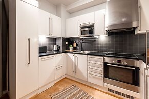 2ndhomes Stylish 1BR Apt w Sauna&Balcony