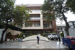Royal Residence Near 32nd Milestone