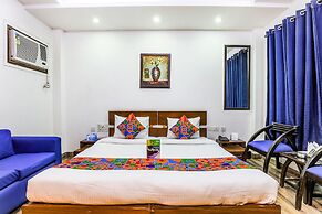 FabHotel The Maple Stays - DLF Galleria