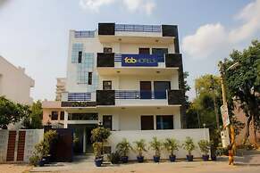 FabHotel The Maple Stays - DLF Galleria