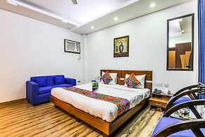 FabHotel The Maple Stays - DLF Galleria