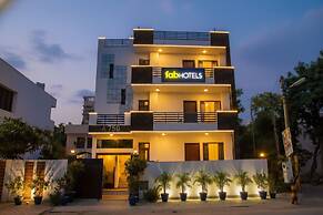 FabHotel The Maple Stays - DLF Galleria