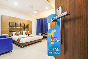 FabHotel The Maple Stays - DLF Galleria