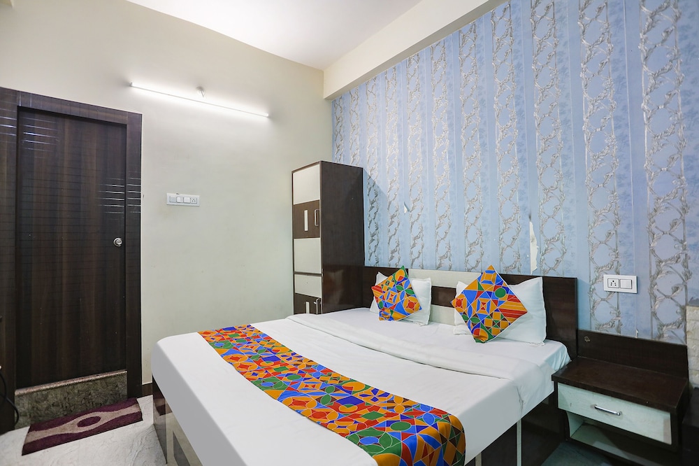 Fabhotel Royal Stay Inn