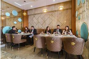 Fabhotel Double Tree