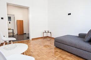 Modern Brand new apt In Athens Centre