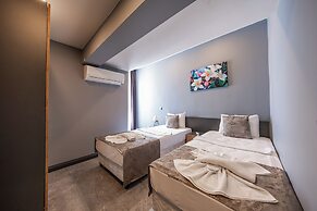 Mrt Suites Lara
