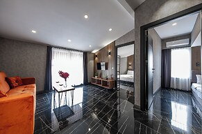 Mrt Suites Lara