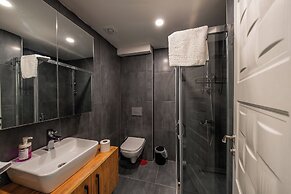 Mrt Suites Lara