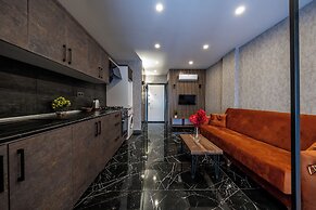 Mrt Suites Lara