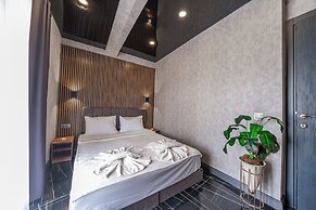 Mrt Suites Lara