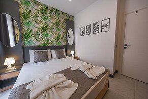 Mrt Suites Lara