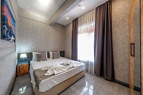 Mrt Suites Lara