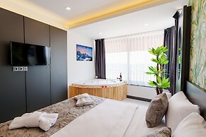 Mrt Suites Lara