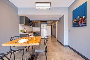 Mrt Suites Lara