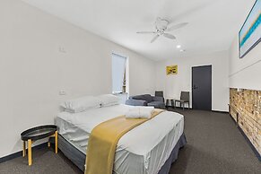 London Plane Backpackers - Hostel