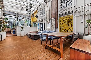 London Plane Backpackers - Hostel
