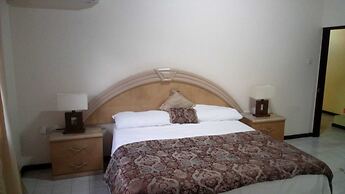 Caye Manje Holiday Lodge