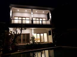 Utama Villas Beach Front Candidasa