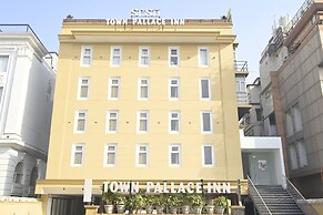 Town Pallace Inn