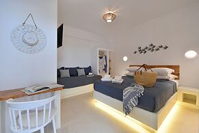 Ammos Luxury Rooms & Home