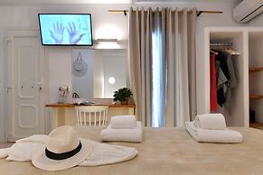 Ammos Luxury Rooms & Home