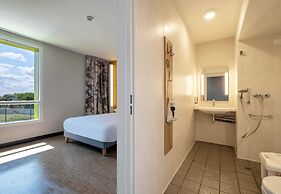 B&B HOTEL Saintes