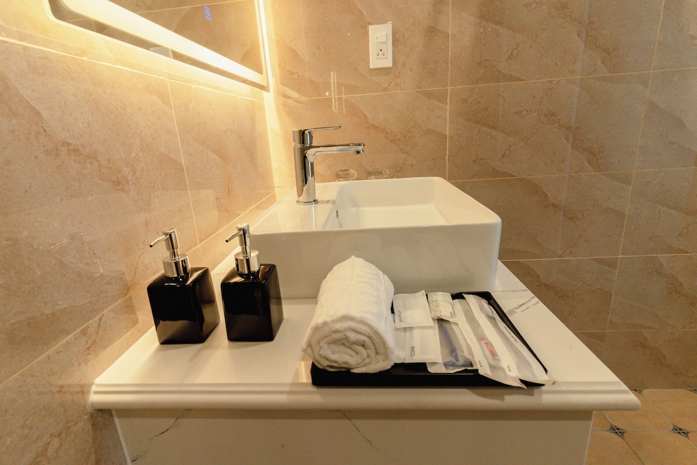 Royal Hotel Phú Quốc
