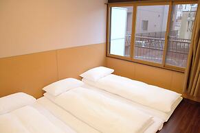 Ueno House VIP