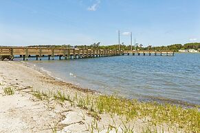 Mi Faro 2 Bedroom Duplex by RedAwning