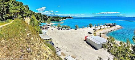 Beachfront Apartment Drazen, With Patio & Parking